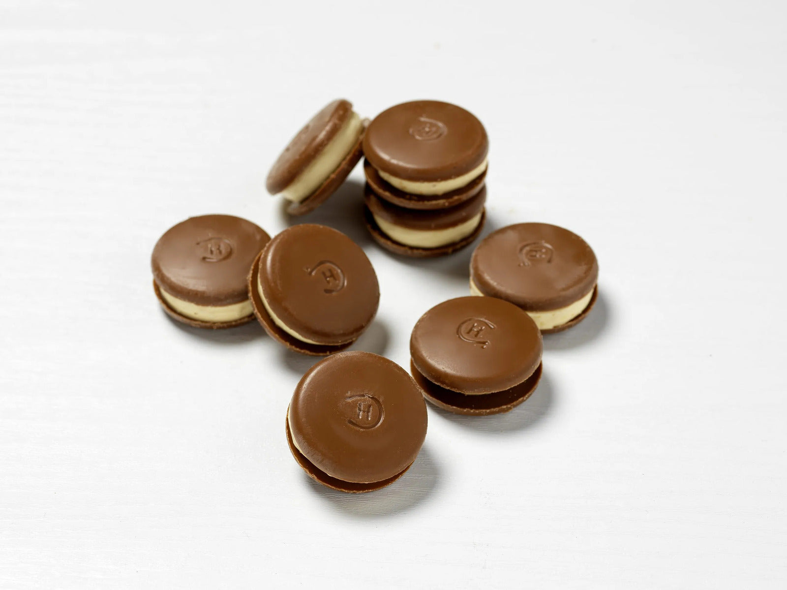 Caramel Cheesecake Macarons